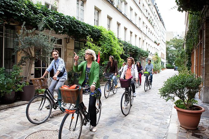 Paris Guided Food Tour by Bike - Ile de la Cité and Marais - Le Marais: Getting Oriented in Paris-Style Streets (and First Bites)