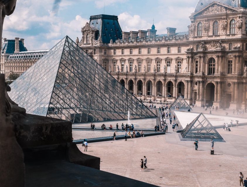 Paris: Guided Louvre Museum Tour with Optional Entry Ticket - How the guides shape the experience (and what you’ll notice)