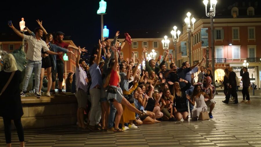 Paris: Guided New Year's Eve Bar Crawl with Drink - Key highlights worth marking on your map