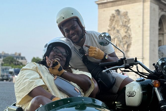 Paris: Guided Side Car Tour on the Left Bank - Arc de Triomphe and the Louvre glass pyramid: the view is the point
