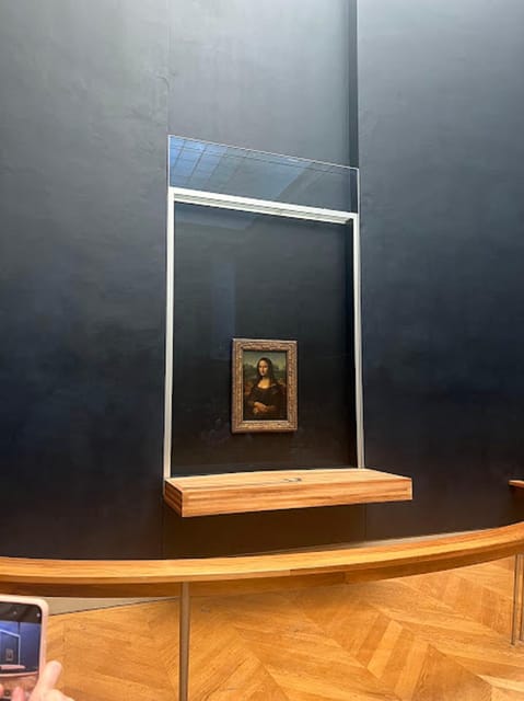 Paris: Guided tour in PORTUGUESE at the Louvre-semi-private - Who this tour fits best, and who might prefer a different approach