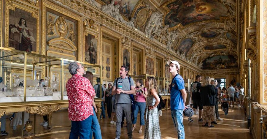 Paris: Guided Tour of the Must-Sees of the Louvre Museum - Meeting at Arc de Triomphe du Carrousel, then stepping into the museum machine