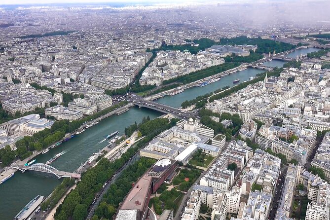 Paris Half Day Tour & Cruise, Private Guide & Louvre Entrance - Meeting Point, Getting There, and Staying Oriented