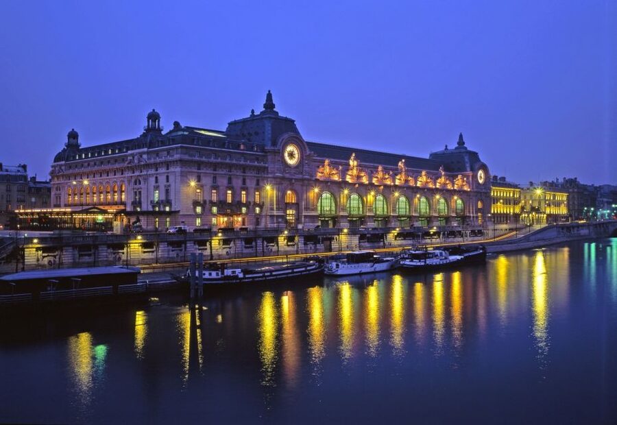 Paris: Happy Hour Evening Cruise on the Seine River - Key things that make this cruise worth your time