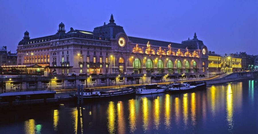 Paris: Happy Hour Evening Cruise on the Seine River - Covered Seating, Outdoor Terrace, and the Best Spot for Photos