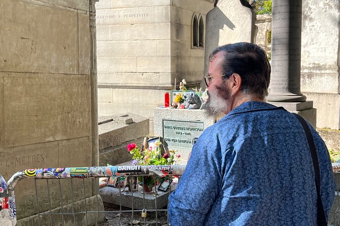 Paris: Haunted Père Lachaise Cemetery Guided Tour - Terrain tips: cobblestones, steps, and staying comfortable