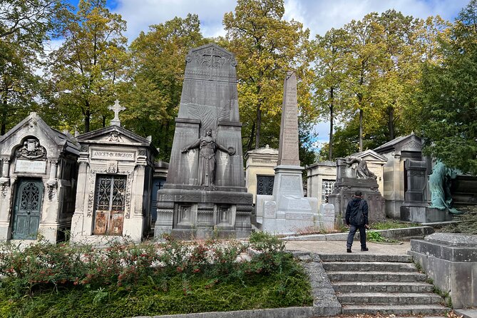 Paris: Haunted Père Lachaise Cemetery Guided Tour - What you’re actually paying for (and why it feels fair)