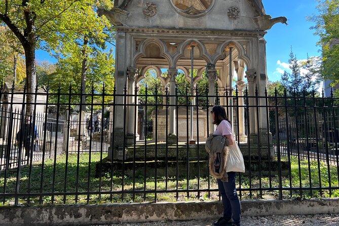 Paris: Haunted Père Lachaise Cemetery Guided Tour - Who this tour is best for