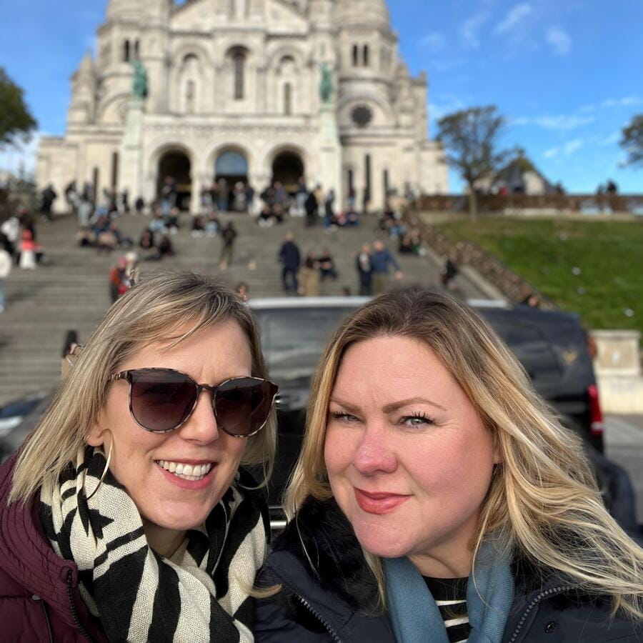 Paris: Hidden Gems of Montmartre with Local Guide - Moulin Rouge streets, Amélie café vibes, and Van Gogh’s footprint