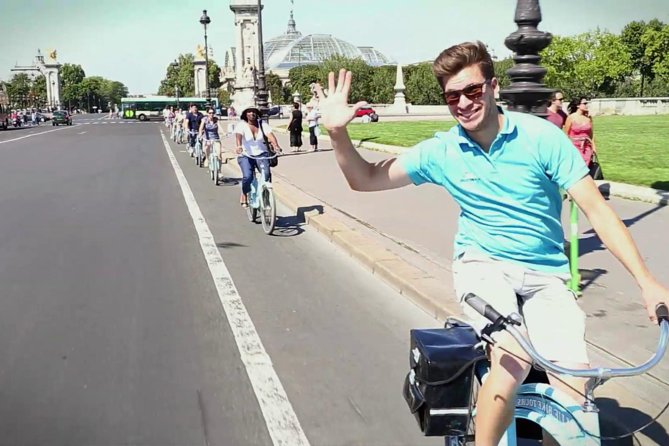 Paris Highlights Bike Tour: Eiffel Tower, Louvre and Notre-Dame - Quick highlights you will care about