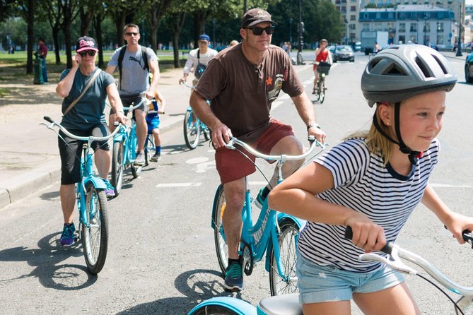 Paris Highlights Bike Tour: Eiffel Tower, Louvre and Notre-Dame - Eiffel Tower: the photo moment, without the full climb plan