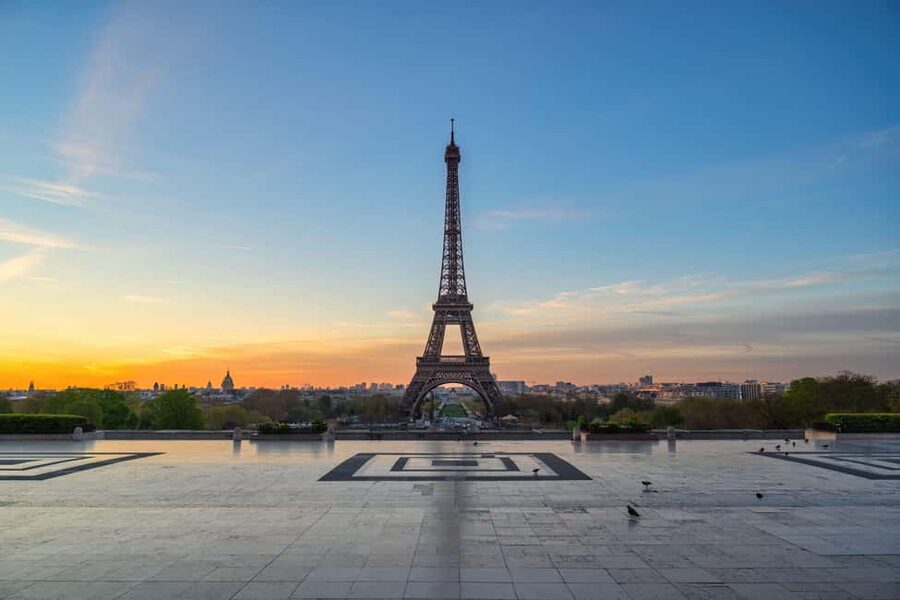Paris Highlights Full Day Tour - Meeting at the Eiffel Tower: where to stand and what to bring