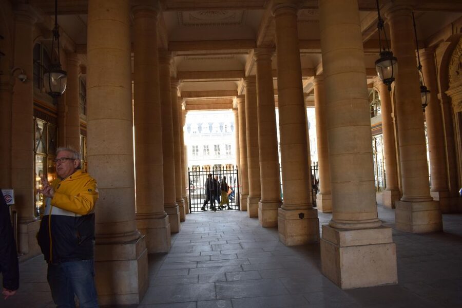 Paris : Highlights of Parisians' Paris guided tour - Opera Garnier’s area: seeing why it earned its fame