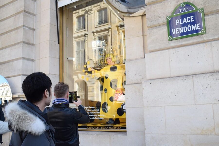Paris : Highlights of Parisians' Paris guided tour - Palais Royal: elegant space, strong atmosphere