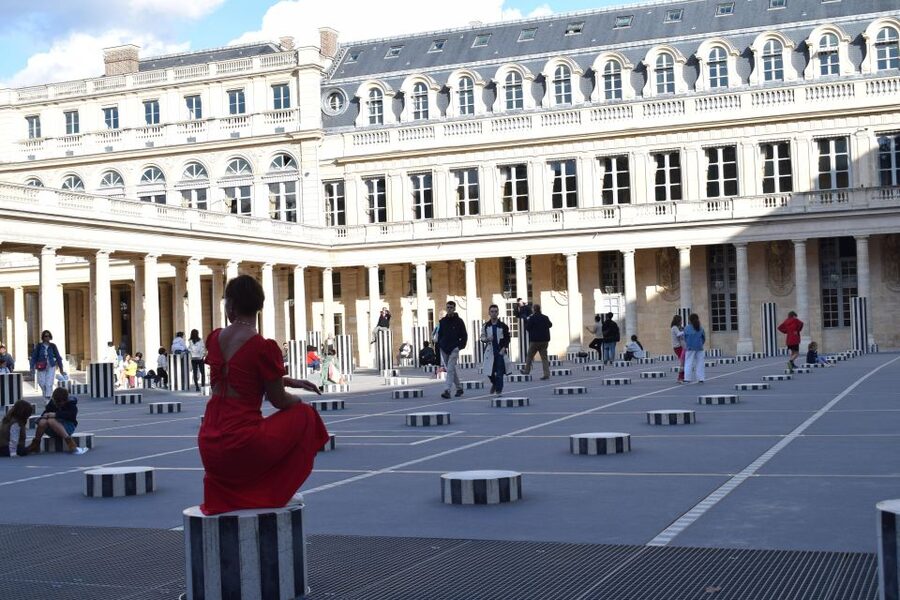 Paris : Highlights of Parisians' Paris guided tour - Price and Logistics: is $66 worth a 2-hour walk?