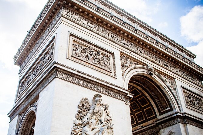 Paris Highlights Private Sightseeing Car Tour - Montmartre and Sacre-Coeur: the best quick view stop
