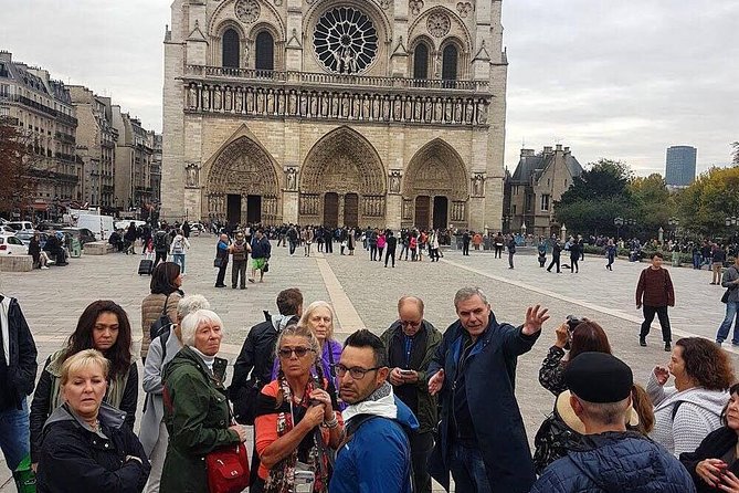Paris Highlights Tour: The Best of the City Heart in 3 Hours - The Royal Palace Stop, Where You Find Las Vegas in Paris