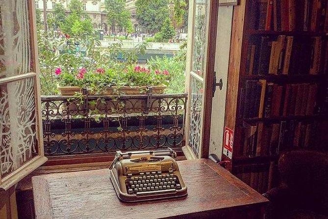 Paris Highlights Tour: The Best of the City Heart in 3 Hours - Guides Who Turn Stops Into Stories