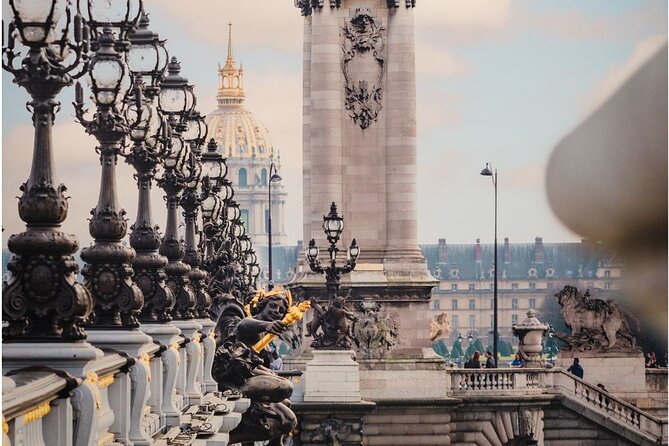 Paris History Walk: Medieval Marais, Notre Dame Islands & Stories - Marché aux Fleurs and Palais de Justice: Paris in Color and Power