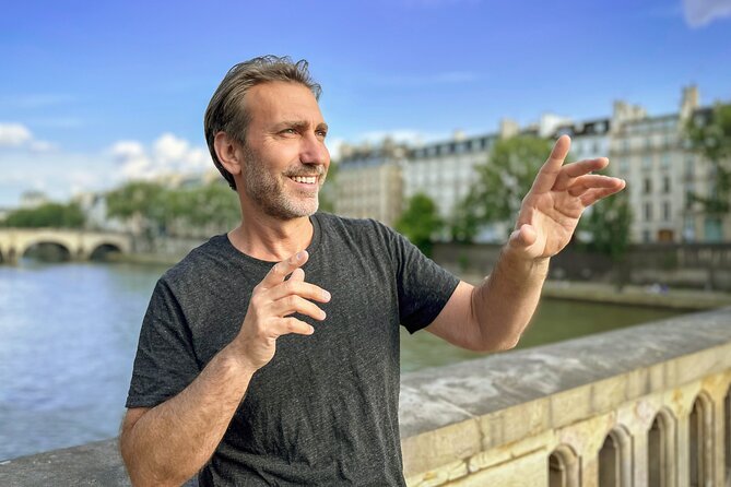 Paris History Walk: Medieval Marais, Notre Dame Islands & Stories - Sainte-Chapelle Secrets: Royal Glass That Changes the Way You Look at Windows