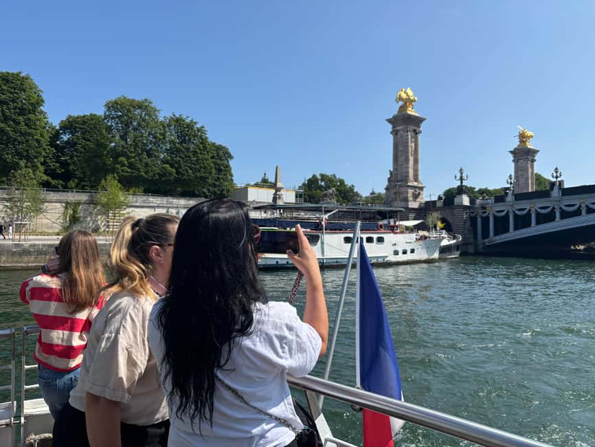 Paris: Hop-On Hop-Off Seine Cruise Pass with 9 Stops - Why this Seine hop-on pass is good value in Paris