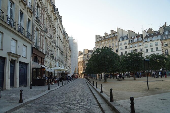 Paris Ile-de-la-Cité Walking Tour: Max 6 People Group or Private - Notre-Dame de Paris exterior: flying buttresses and rebuild context