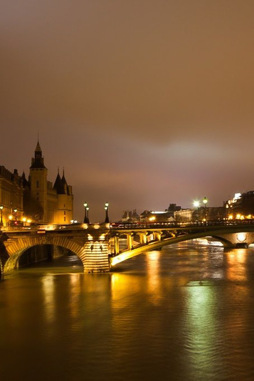 Paris: Illuminated Walking Tour - Before You Go: Shoes, Cash, and Dusk Timing