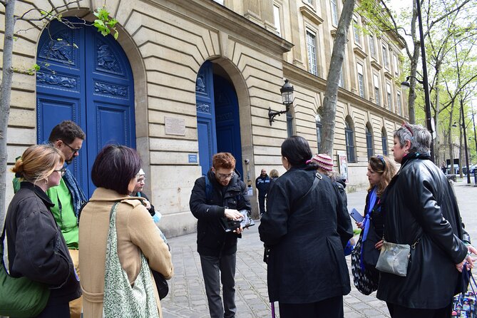 Paris Jewish Heritage: Le Marais & Montmartre Guided Walking Tour - What You Get From the Guides: Storytelling That Changes the Streets