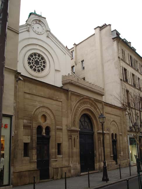 Paris: Jewish Marais District Walking Tour - Historic synagogues from the outside, and why that still works