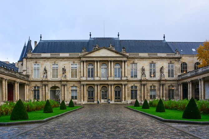 Paris Jewish Quarter Marais Smartphone GPSAPP Audio Walking Tour - Spotting Agoudas Hakehilos Synagogue from the outside