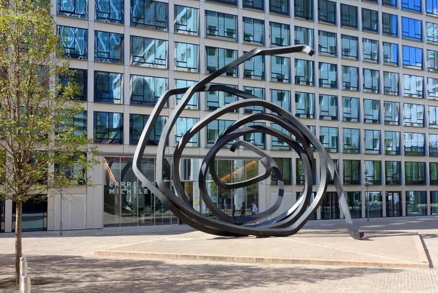Paris: La Défense Modern District Walking Tour - Pace, group style, and time budgeting