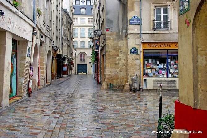 Paris La Marais District Guided Walking Tour - Place des Vosges: A Free Classic Square You Can Read at Street Level
