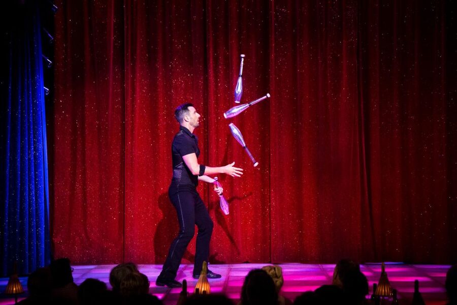 Paris: La Nouvelle Eve Cabaret Dinner Show - Who this show is best for, and who should think twice