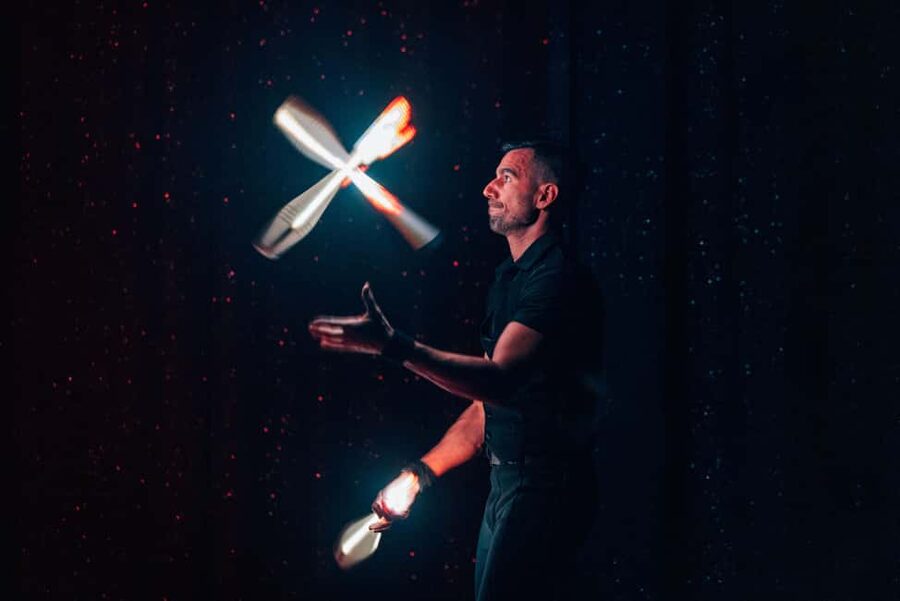 Paris: La Nouvelle Eve Cabaret Show with Champagne - Edith Piaf night in cabaret form: what to listen for