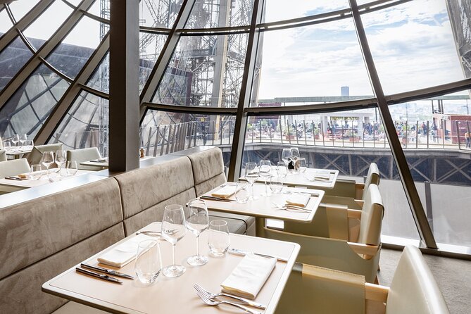 Paris Late Dinner at Eiffel Tower's Madame Brasserie Restaurant - Service and pacing, what a smooth evening can feel like