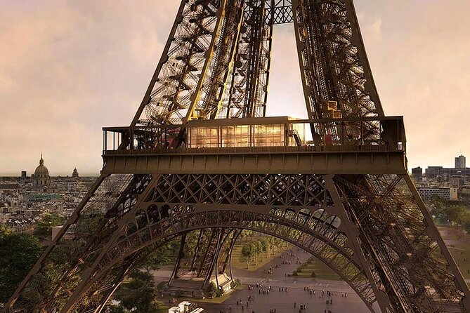 Paris Late Lunch at Eiffel Tower's Madame Brasserie Restaurant - Seating and views, Seine-side vs brasserie interior