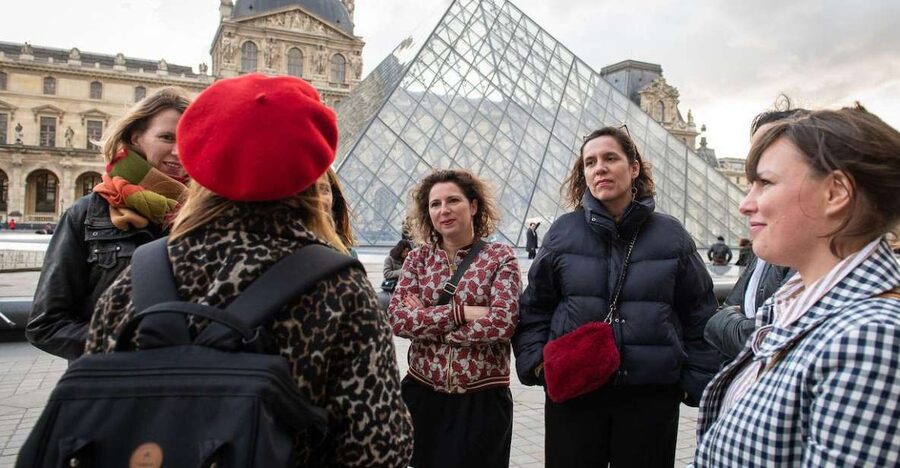 Paris : Late Night Louvre Tiny Group Tour - Where you meet: Le Kiosque des Noctambules and the exact station exit