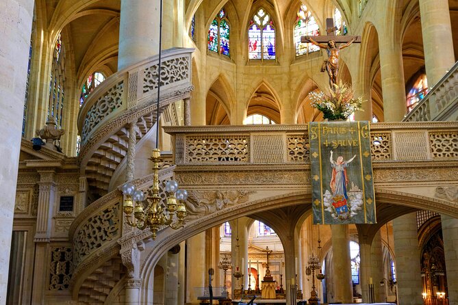 Paris - Latin Quarter Free Tour in English (Tip-Based) - Dali Sundial, Saint-Severin, and Roman-era remnants: three different styles of Paris