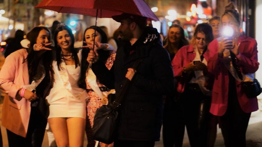 Paris: Latin Quarter Guided Pub Crawl to Bars and Clubs - Place du Panthéon Area: Second Leg, Same Social Momentum