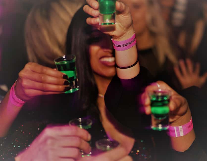 Paris: Latin Quarter Guided Pub Crawl to Bars and Clubs - What the Guides Actually Do (Beyond Collecting People)