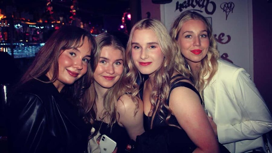 Paris: Latin Quarter Guided Pub Crawl to Bars and Clubs - Who This Pub Crawl Is Best For (And Who Should Skip It)