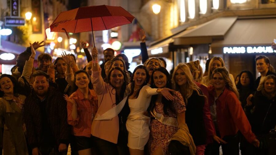 Paris: Latin Quarter Guided Pub Crawl to Bars and Clubs - RoadHouse Bar Meeting Point and the 60-Minute Window