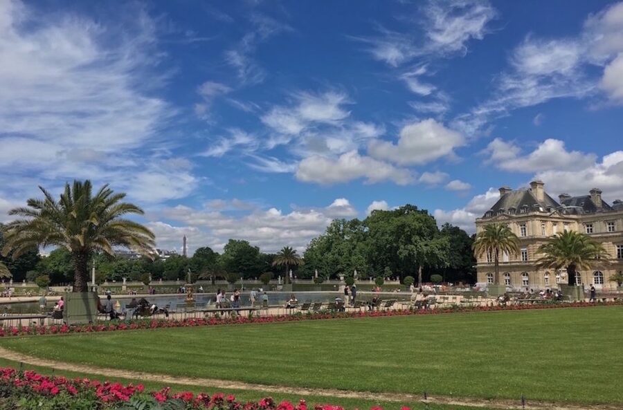 Paris: Latin Quarter Guided Walking Tour in German - La Sorbonne: student-quarter energy with real context