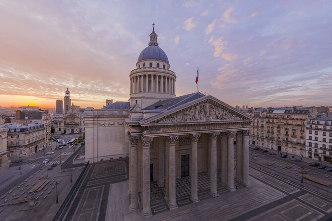 Paris Latin quarter: Private walking tour with a local guide - Getting started at Pl. du Panthéon and staying on track
