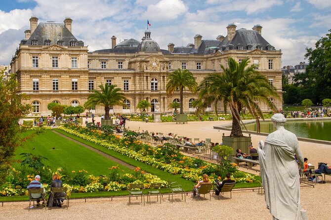 Paris Latin quarter: Private walking tour with a local guide - Crossing to Île Saint-Louis and pairing Notre-Dame with perspective