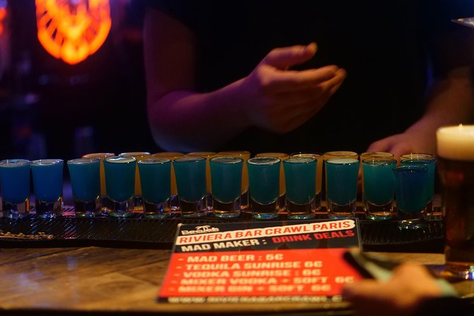 Paris Latin Quarter Pub Crawl Bars and Clubs - The walk past Notre-Dame and the Seine, plus a quick Panthéon moment