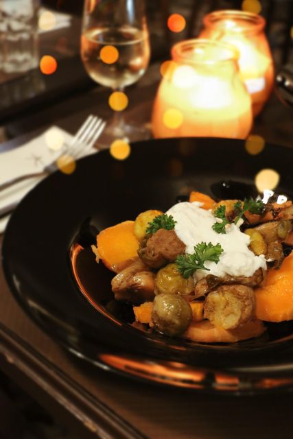 Paris: Latin Quarter Traditional Food Tour with Full Meal - Entering the Latin Quarter With a Local Guide