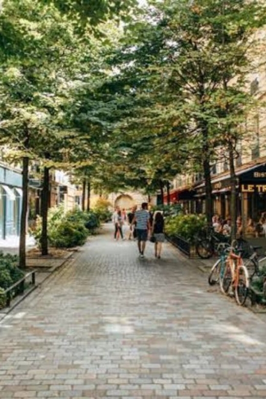 Paris: Le Marais District Guided Walking Tour - Why the Marais feels medieval, even when you are in the present