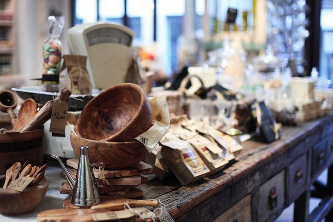 Paris Le Marais District Original Food and Wine Tasting Tour - Hôtel de Ville and the Place des Vosges Ending Loop