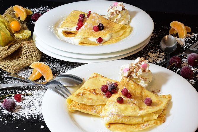 Paris Le Marais Food Tour – Full French Meal by Do Eat Better - Rue de Rivoli bistro stop: croque-madame or onion soup